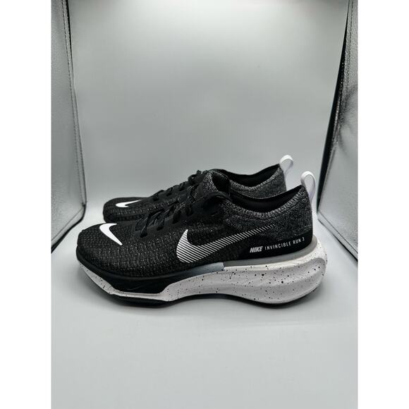Nike ZoomX Invincible Run Flyknit 3 “Oreo” size 7.5w - Picture 1 of 6